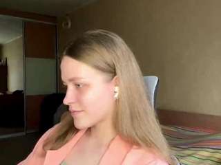 Live webcam model earnestinekarlgaard on Soda Cams
