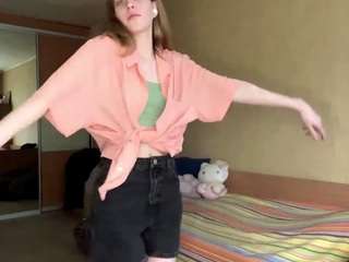 Live webcam model earnestinekarlgaard on Soda Cams