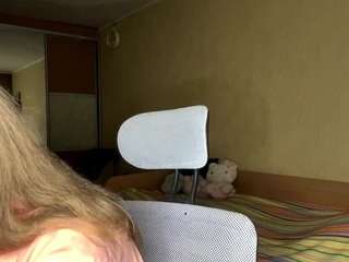 Live webcam model earnestinekarlgaard on Soda Cams