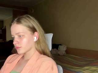 Live webcam model earnestinekarlgaard on Soda Cams