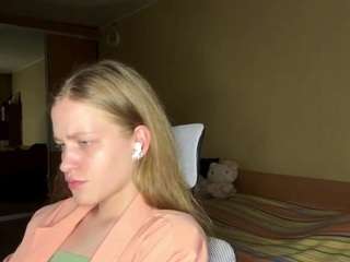 Live webcam model earnestinekarlgaard on Soda Cams