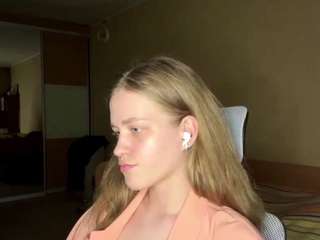 Live webcam model earnestinekarlgaard on Soda Cams
