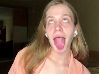 Live webcam model earnestinekarlgaard on Soda Cams