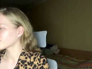 Live webcam model earnestinekarlgaard on Soda Cams