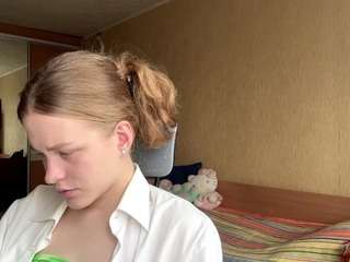 Live webcam model earnestinekarlgaard on Soda Cams