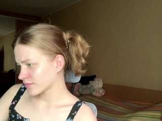 Live webcam model earnestinekarlgaard on Soda Cams