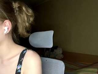 Live webcam model earnestinekarlgaard on Soda Cams