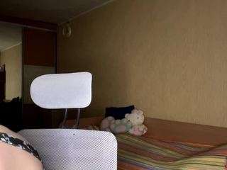 Live webcam model earnestinekarlgaard on Soda Cams