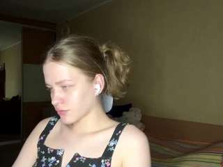 Live webcam model earnestinekarlgaard on Soda Cams