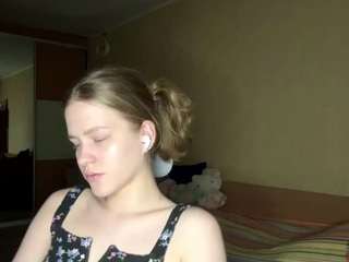 Live webcam model earnestinekarlgaard on Soda Cams