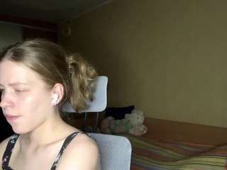 Live webcam model earnestinekarlgaard on Soda Cams