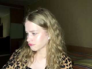 Live webcam model earnestinekarlgaard on Soda Cams