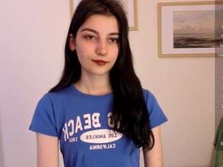 le modèle lilian-merf est en webcam porno dans un show sur le site camsoda, il possède les tags suivants: black hair,body massage,brown eyes,dildo or vibrator,dirty talk,erotic dance,facial piercings,genital piercings,nipple piercings,no drinking,no smoking,sex toys,skinny,small tits,tattoos,hd