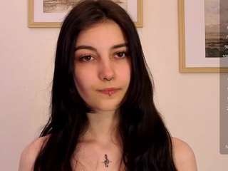 le modèle lilian-merf est en webcam porno dans un show sur le site camsoda, il possède les tags suivants: black hair,body massage,brown eyes,dildo or vibrator,dirty talk,erotic dance,facial piercings,genital piercings,nipple piercings,no drinking,no smoking,sex toys,skinny,small tits,tattoos,hd