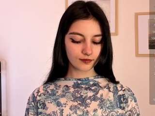 Questo modello è in diretta ora. lilian-merf