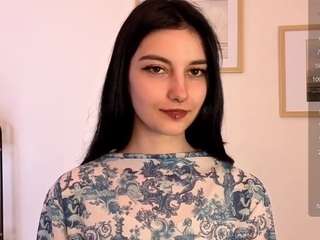 Questo modello è in diretta ora. lilian-merf