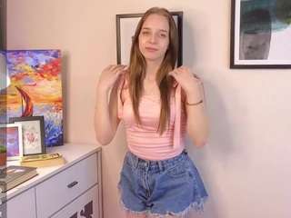 nina-crown's CamSoda show and profile