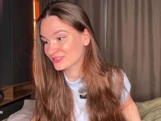 Emylast live cam preview