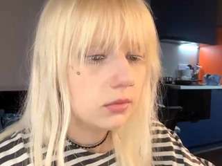 Live webcam model slyviakreatsoulas on Soda Cams