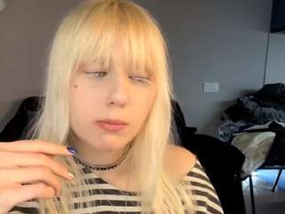 Live webcam model slyviakreatsoulas on Soda Cams