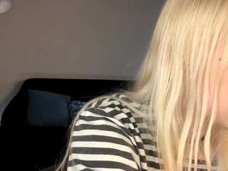 Live webcam model slyviakreatsoulas on Soda Cams