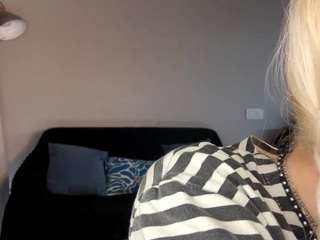 Live webcam model slyviakreatsoulas on Soda Cams