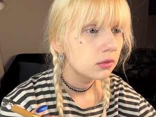 Live webcam model slyviakreatsoulas on Soda Cams