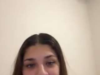 Live webcam model treasurebabii1 on Soda Cams