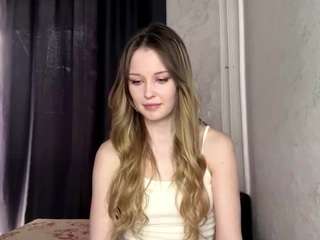 adelinacomerford webcam