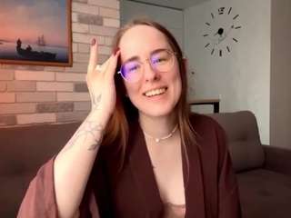 Live webcam model deannegraham on Soda Cams