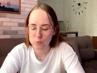 Live webcam model deannegraham on Soda Cams