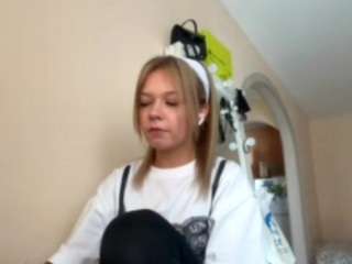 Live webcam model gennystratis on Soda Cams