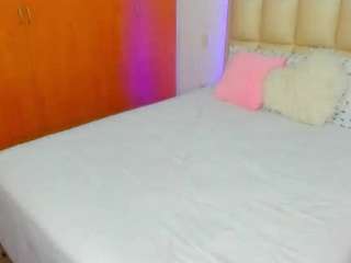 Live webcam model kyleesophia1 on Soda Cams