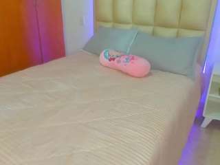 Live webcam model kyleesophia1 on Soda Cams