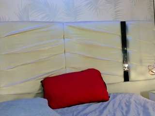 lady-g1's CamSoda show and profile