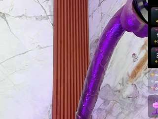 Live webcam model latinacandi01 on Soda Cams