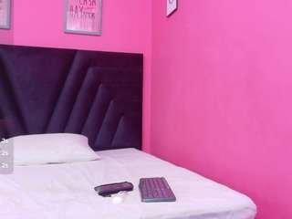 lovethickmilf's CamSoda show and profile