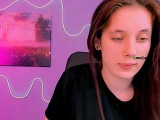 nami-glow's CamSoda show and profile