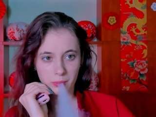 nami-glow live cam preview