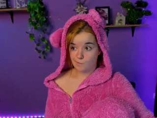 pearl-heart's CamSoda show and profile