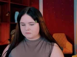 pearl-heart's CamSoda show and profile