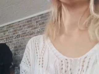 Live webcam model andreabrase on Soda Cams