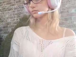 Live webcam model andreabrase on Soda Cams