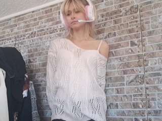 Live webcam model andreabrase on Soda Cams