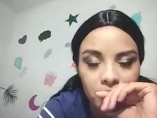 carli-93 Live Webcam on CamSoda