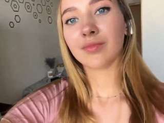 Live webcam model chinharker on Soda Cams