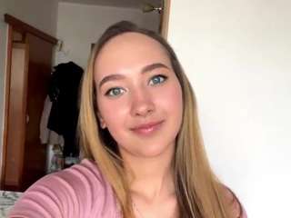 Live webcam model chinharker on Soda Cams