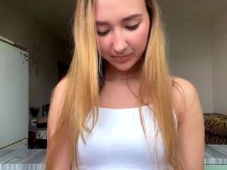 Live webcam model chinharker on Soda Cams