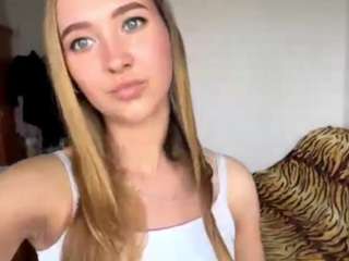 Live webcam model chinharker on Soda Cams