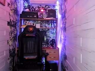 Live webcam model delphinesugg on Soda Cams